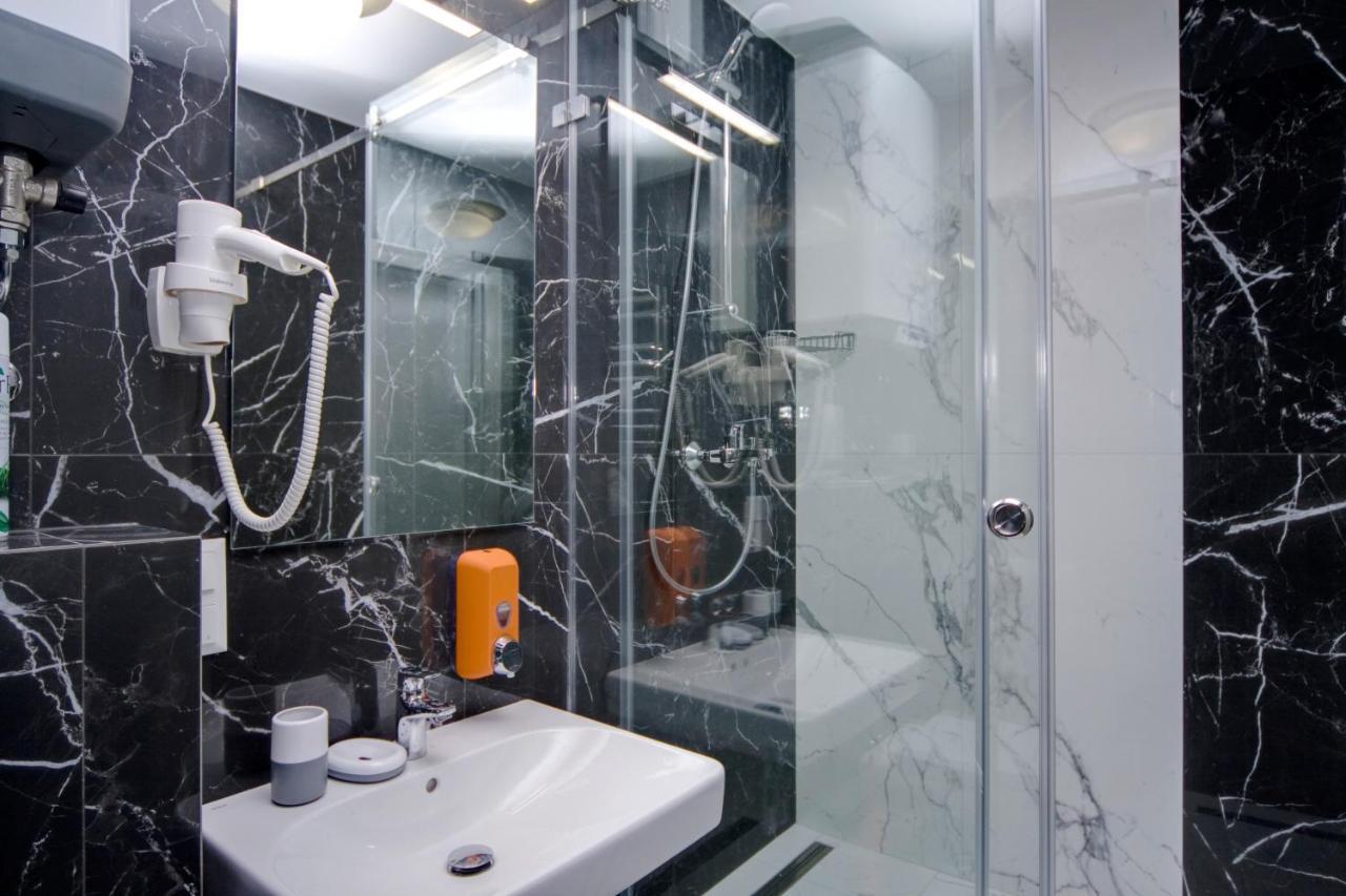 Arena Summit Apart Hotel Kiev Luaran gambar
